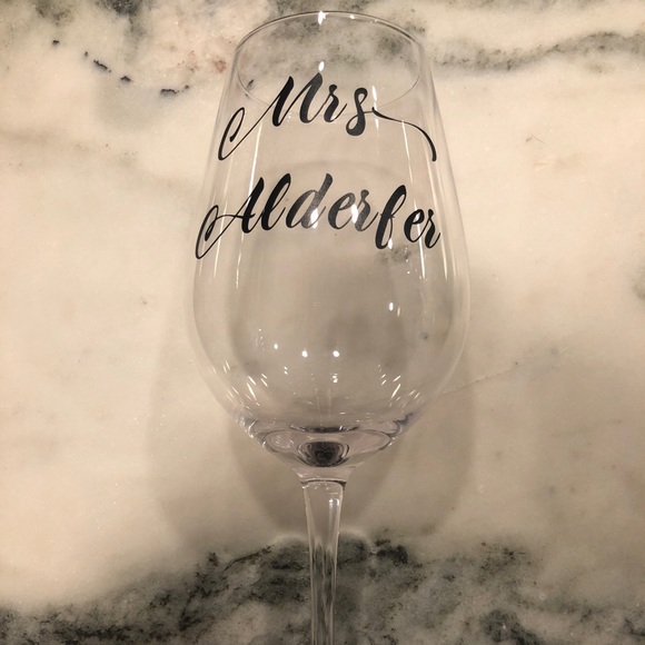 Personalized wine glass set - Picture 2 of 4